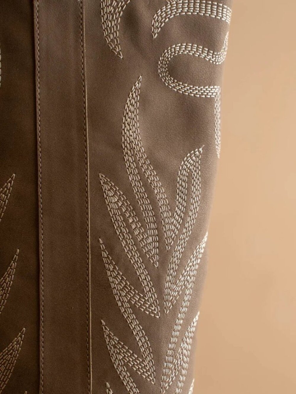 BNIB Embroidered Vegan Suede Cowboy Boots - Picture 4 of 4